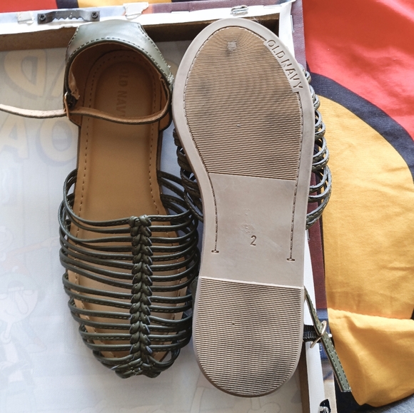Old Navy Sandals,Girls size 2, Olive Green - Picture 3 of 5
